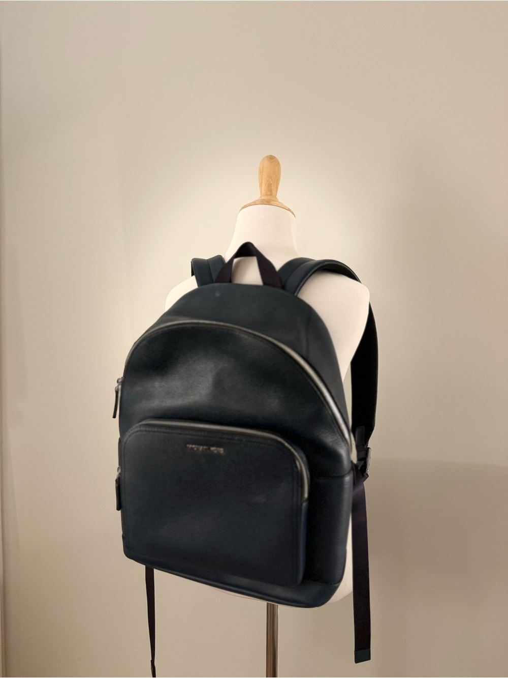 Like New ⊛ Genuine ⊛ Micheal Khors ⊛ Luxury Commuter Backpack ⊛ 80+% off